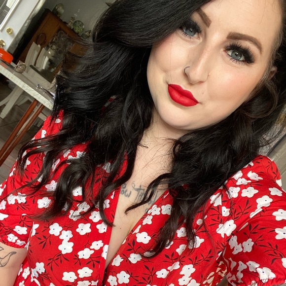 Meet your Posher, Ashley - Picture 1 of 1